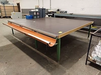 Lot 927 - snijtafel met goot - afbeelding 1 van  5
