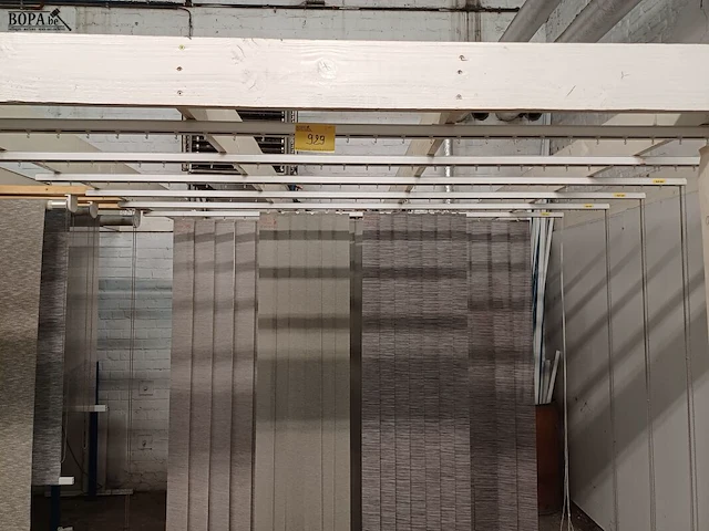 Lot 929 - samples zonnewering en rails - afbeelding 1 van  4