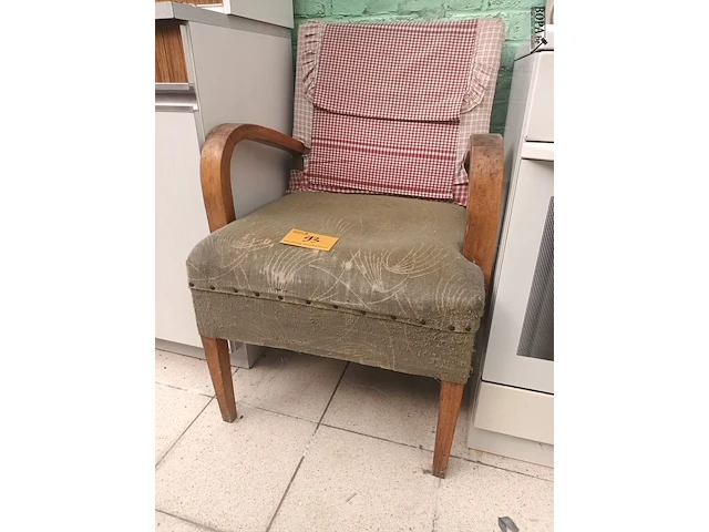 Lot 93 - antieke armstoel - afbeelding 2 van  2