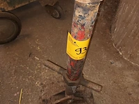 Lot 93 - autokrik en jackstands. 4 stuks - afbeelding 3 van  4
