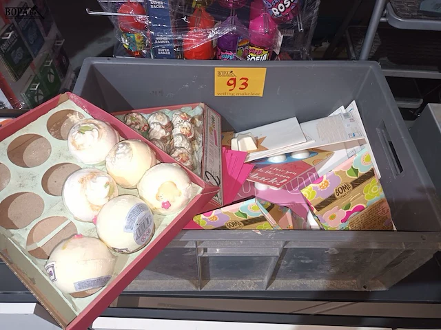 Lot 93 - bruisballen voor in bad - afbeelding 1 van  6