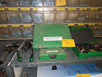 Lot 93 - greenlee ponsgereedschap - afbeelding 1 van  5