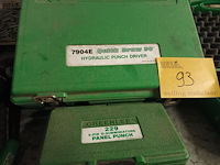 Lot 93 - greenlee ponsgereedschap - afbeelding 3 van  5