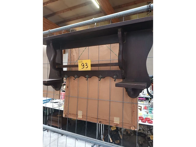 Lot 93 - houten kapstok - afbeelding 1 van  4