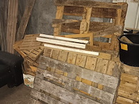 Lot 93 - lot brandhout - afbeelding 1 van  2