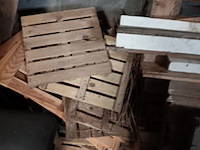 Lot 93 - lot brandhout - afbeelding 2 van  2