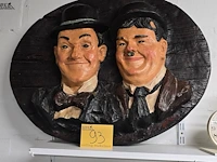 Lot 93 - ovale kader met laurel & hardy in 3d - afbeelding 1 van  4