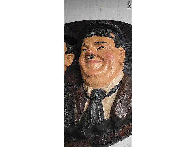 Lot 93 - ovale kader met laurel & hardy in 3d - afbeelding 3 van  4