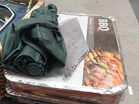 Lot 93 - picnick koffer, paraplu en bbq schalen - afbeelding 5 van  5