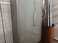 Lot 930 - tafel met lichtbak en wandlichtbak - afbeelding 2 van  5