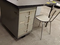 Lot 935 - bureau - afbeelding 2 van  3
