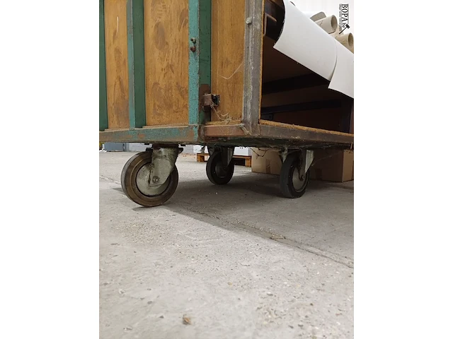 Lot 938 - transportkar. 2 stuks - afbeelding 4 van  5