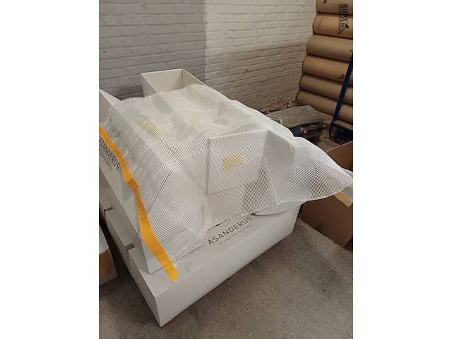 Lot 939 - pallet gordijndoek - afbeelding 2 van  5