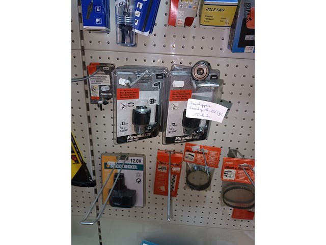 Lot 94 - boren, nietjes, zagen. 50 stuks - afbeelding 2 van  8