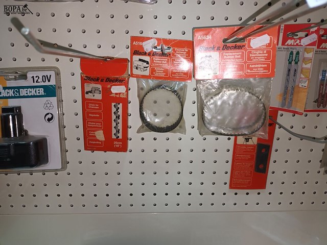 Lot 94 - boren, nietjes, zagen. 50 stuks - afbeelding 6 van  8