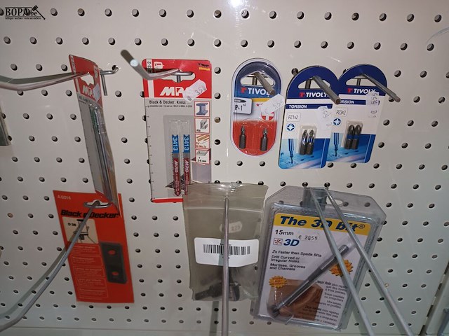 Lot 94 - boren, nietjes, zagen. 50 stuks - afbeelding 8 van  8