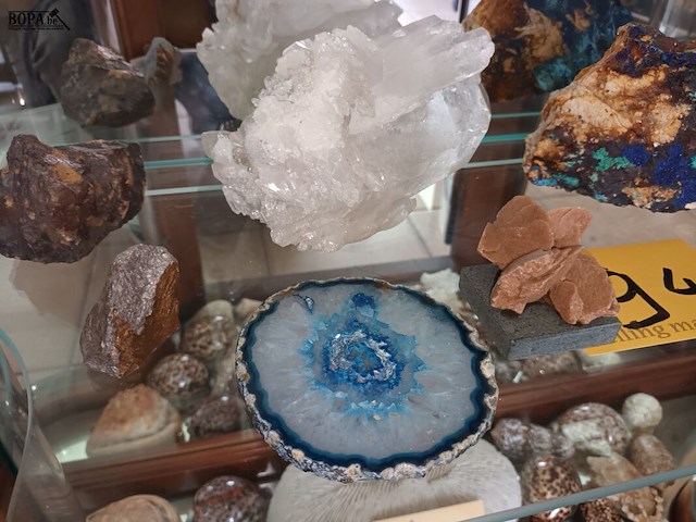 Lot 94 - kristal en mineralen. 6 stuks - afbeelding 2 van  4