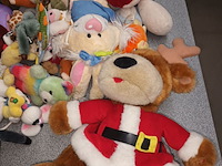 Lot 94 - lot knuffels en tassen - afbeelding 3 van  4