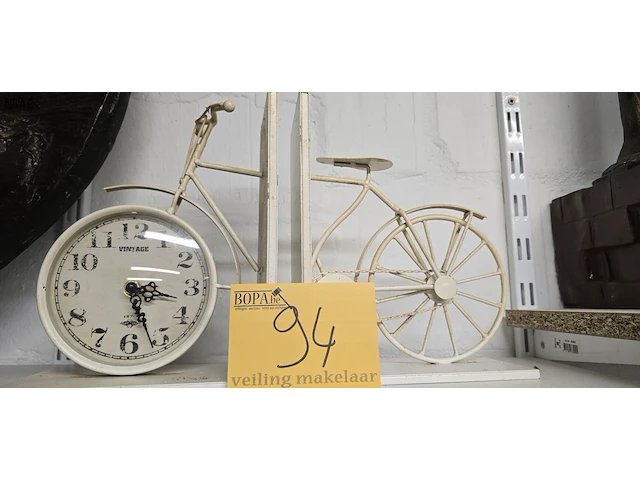 Lot 94 - metalen fets boeken steunen - afbeelding 1 van  1