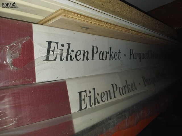 Lot 94 - parket en toebehoren - afbeelding 2 van  2