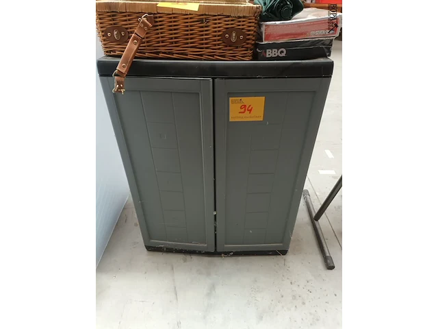 Lot 94 - pvc kast jmu - afbeelding 1 van  4
