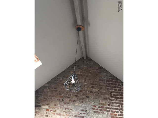 Lot 94 - zwarte hanglampen. 2 stuks - afbeelding 2 van  3