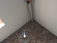 Lot 94 - zwarte hanglampen. 2 stuks - afbeelding 2 van  3