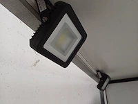 Lot 943 - mobiele lichtbak - afbeelding 2 van  5