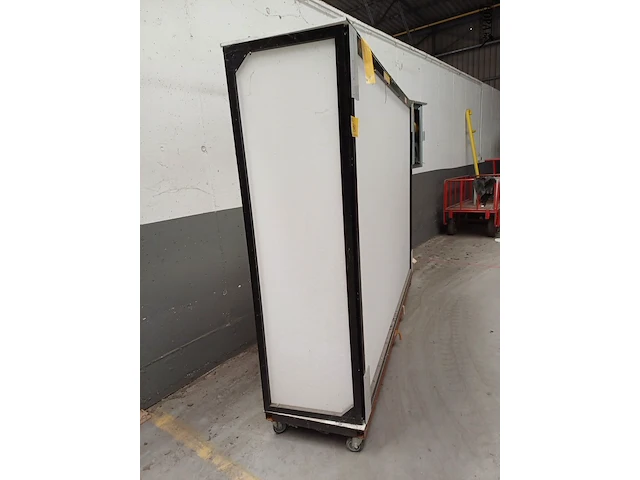 Lot 943 - mobiele lichtbak - afbeelding 4 van  5