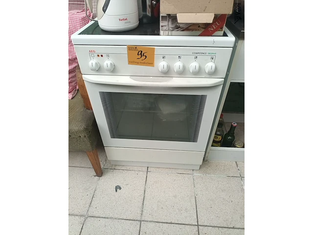 Lot 95 - elektrisch fornuis aeg - afbeelding 1 van  5