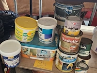 Lot 95 - lot aangebroken potten behanglijm, instant filler, lak verni - afbeelding 1 van  3