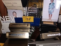 Lot 95 - lot prijshouders - afbeelding 1 van  5