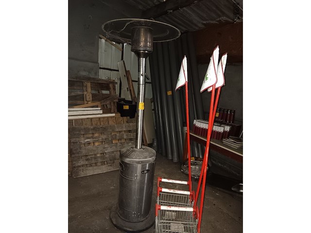 Lot 95 - terrasverwarming paddenstoel - afbeelding 1 van  2