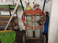 Lot 959 - kar met zuurstofflessen - afbeelding 6 van  6