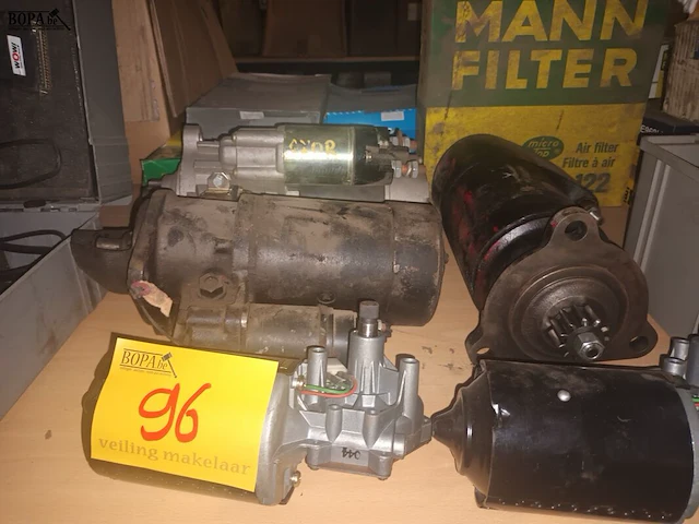 Lot 96 - motoren. 5 stuks - afbeelding 3 van  3