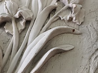 Lot 96 - reliëf in gips - afbeelding 3 van  4