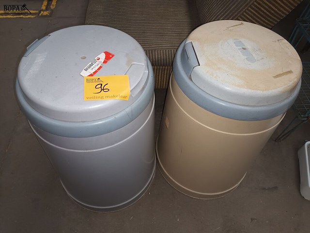 Lot 96 - vuilniszakhouders allibert. 2 stuks - afbeelding 1 van  3