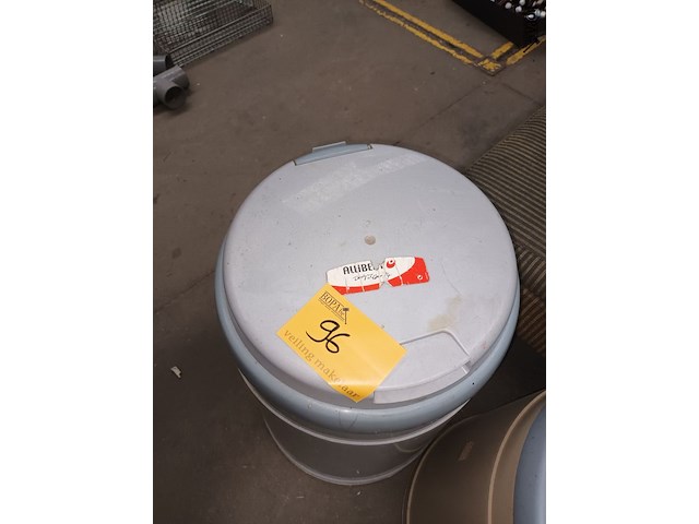 Lot 96 - vuilniszakhouders allibert. 2 stuks - afbeelding 2 van  3