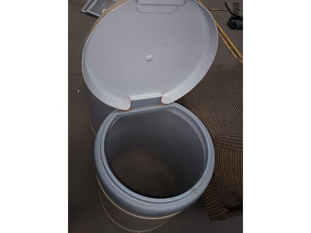 Lot 96 - vuilniszakhouders allibert. 2 stuks - afbeelding 3 van  3