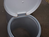 Lot 96 - vuilniszakhouders allibert. 2 stuks - afbeelding 3 van  3