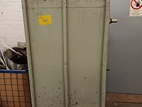 Lot 962 - kast met inhoud - afbeelding 4 van  5