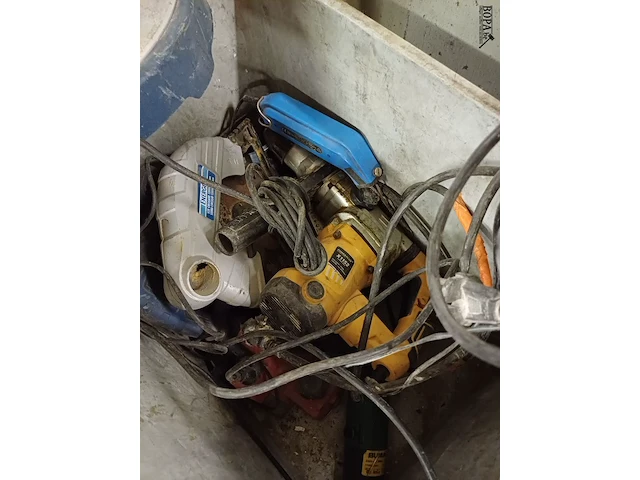 Lot 963 - bak met elektrisch gereedschap - afbeelding 4 van  4