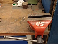 Lot 967 - werkbank met inhoud - afbeelding 7 van  12