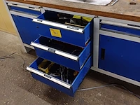 Lot 967 - werkbank met inhoud - afbeelding 11 van  12