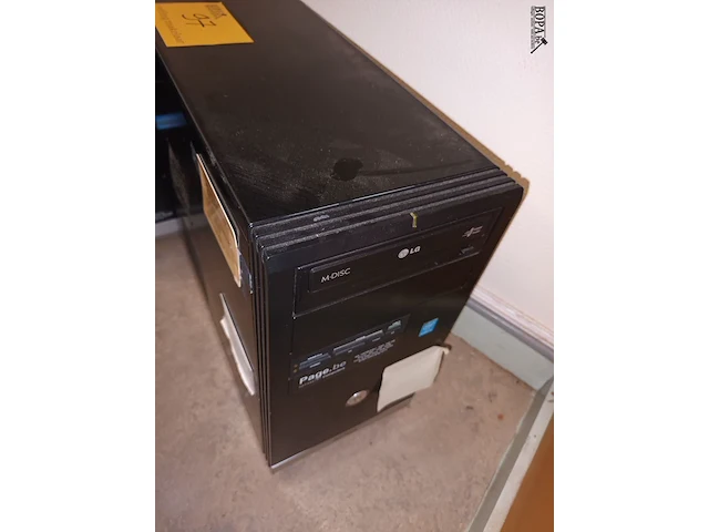 Lot 97 - desktop computer. 2 stuks - afbeelding 3 van  3