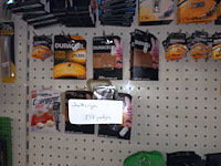 Lot 97 - diverse pakjes batterijen. 237 stuks - afbeelding 2 van  3