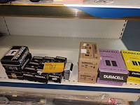 Lot 97 - diverse pakjes batterijen. 237 stuks - afbeelding 3 van  3