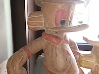 Lot 97 - houten dagobert duck. 2 stuks - afbeelding 2 van  4