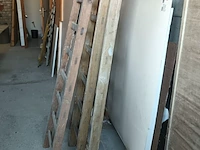 Lot 97 - houten ladders - afbeelding 3 van  3