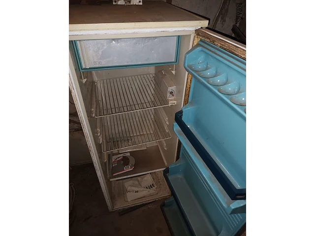 Lot 97 - koelkast ignis - afbeelding 2 van  3